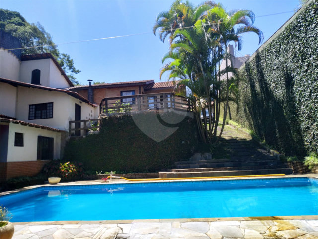 Casa à venda com 3 suítes no condomínio Alpes da Cantareira, Mairiporã - SP