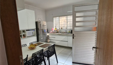 Casa à venda com 3 quartos, sendo 1 suíte,  em Ponte, Atibaia, SP