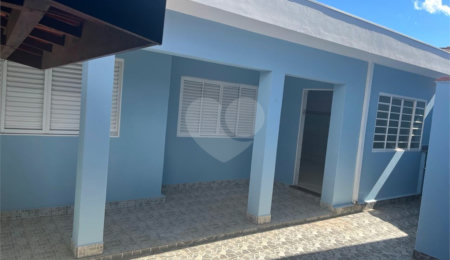 Casa à venda com 3 quartos em Jardim Itália, Itapetininga, SP