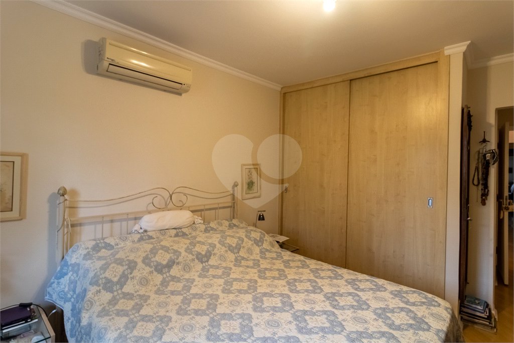 Casa à venda com 3 quartos, sendo 1 suíte,  em Parque Colonial, São Paulo, SP