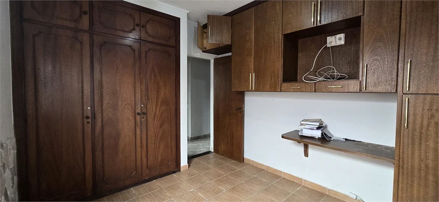 Casa à venda com 3 quartos, sendo 1 suíte, em Lar São Paulo, São Paulo, SP