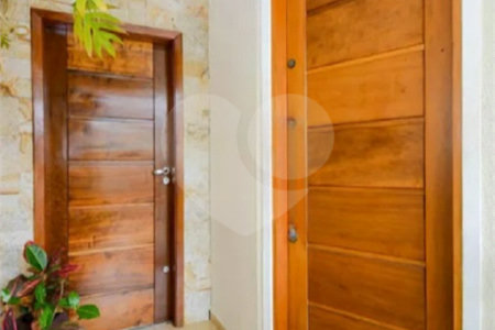 Casa à venda com 3 quartos, sendo 1 suíte, em Parque Continental I, Guarulhos, SP