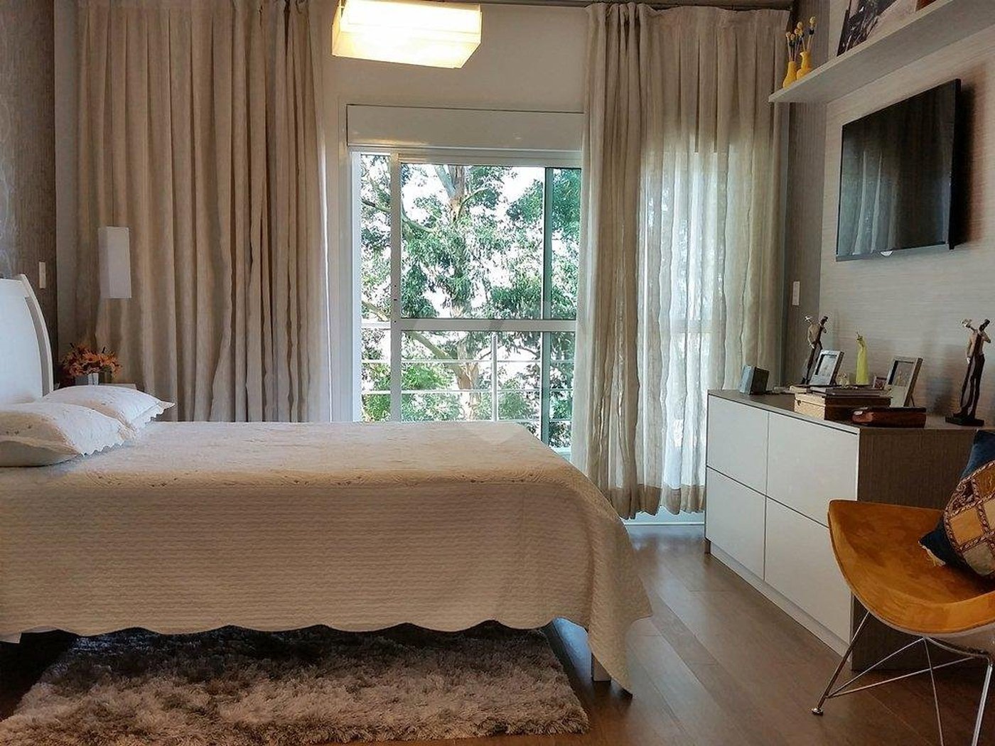 Casa à venda com 6 quartos, sendo 3 suítes, no condomínio Travessa Manuel Antônio Ferreira,85, São Paulo - SP