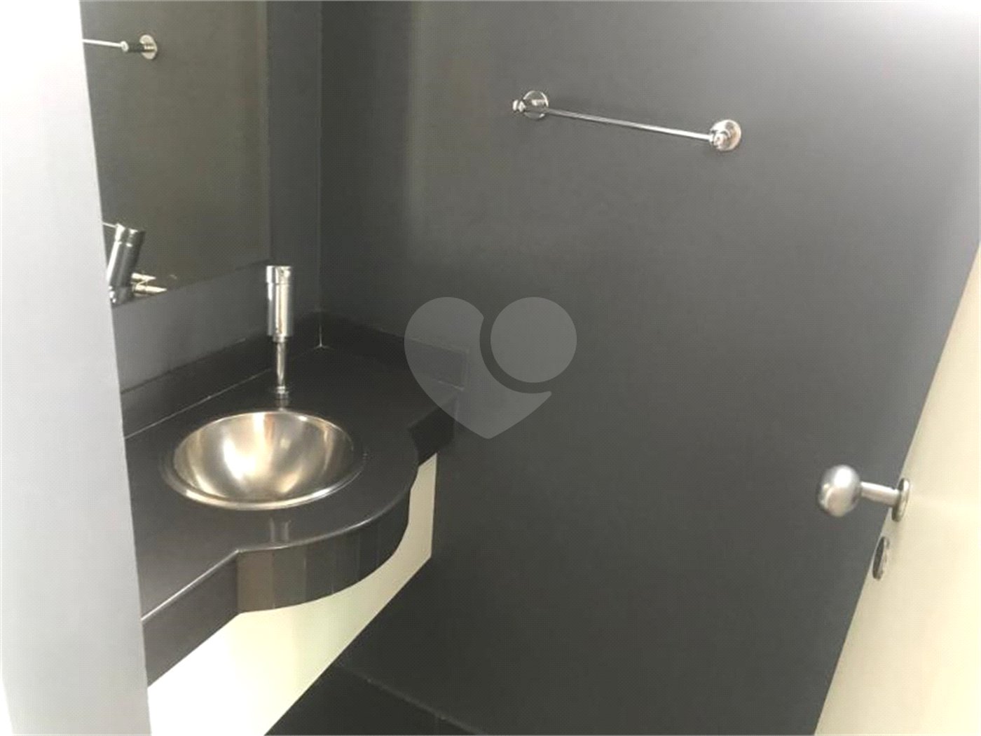 Apartamento à venda ou para alugar com 3 suítes em Moema, São Paulo, SP