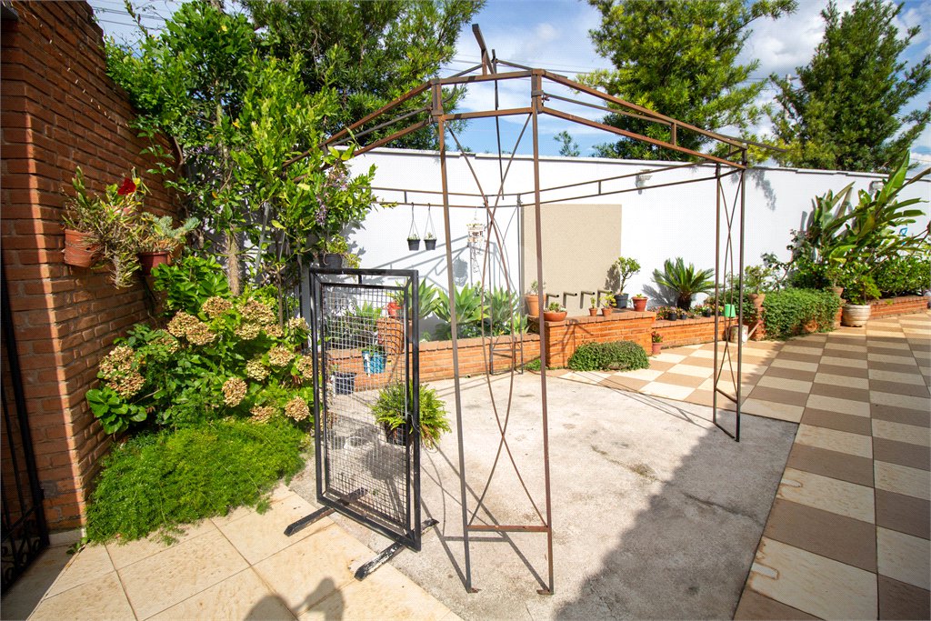 Casa à venda com 3 quartos, sendo 1 suíte,  em Jardim Bandeirantes, São Roque, SP