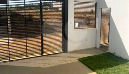 Casa à venda com 3 quartos, sendo 1 suíte,  em Vila Modesto, Paraibuna, SP