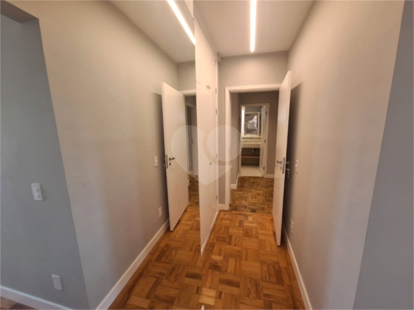 Apartamento à venda com 3 quartos, sendo 1 suíte, em Itaim Bibi, São Paulo, SP