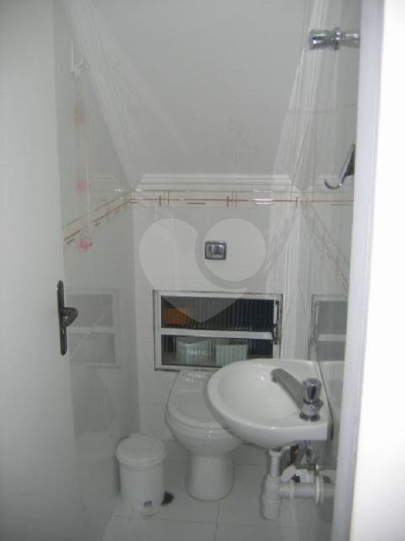 Casa à venda com 3 quartos, sendo 1 suíte, no condomínio Residencial Maracujás, São Paulo - SP
