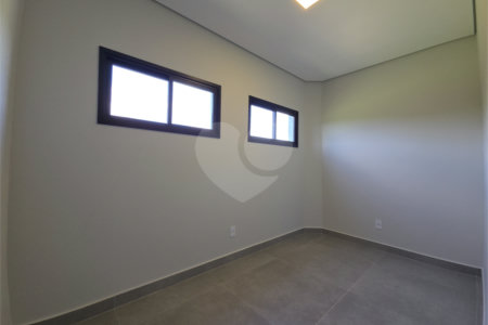 Casa à venda com 4 quartos, sendo 3 suítes, no condomínio Village Ipanema 2, Araçoiaba da Serra - SP
