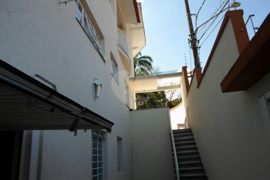 Sobrado à venda com 4 quartos, sendo 1 suíte, em Jardim Virginia Bianca, São Paulo, SP