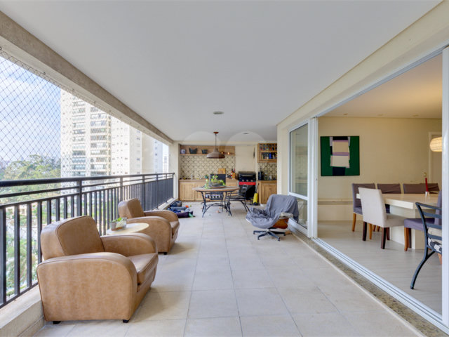 Apartamento à venda com 4 suítes em Jardim Marajoara, São Paulo, SP