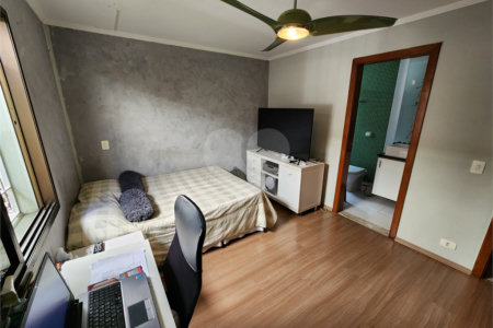 Casa à venda com 4 quartos, sendo 3 suítes,  em Vila Rosália, Guarulhos, SP