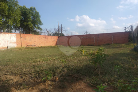 Chácara à venda com 3 quartos em Chácara Alvorada, Indaiatuba, SP