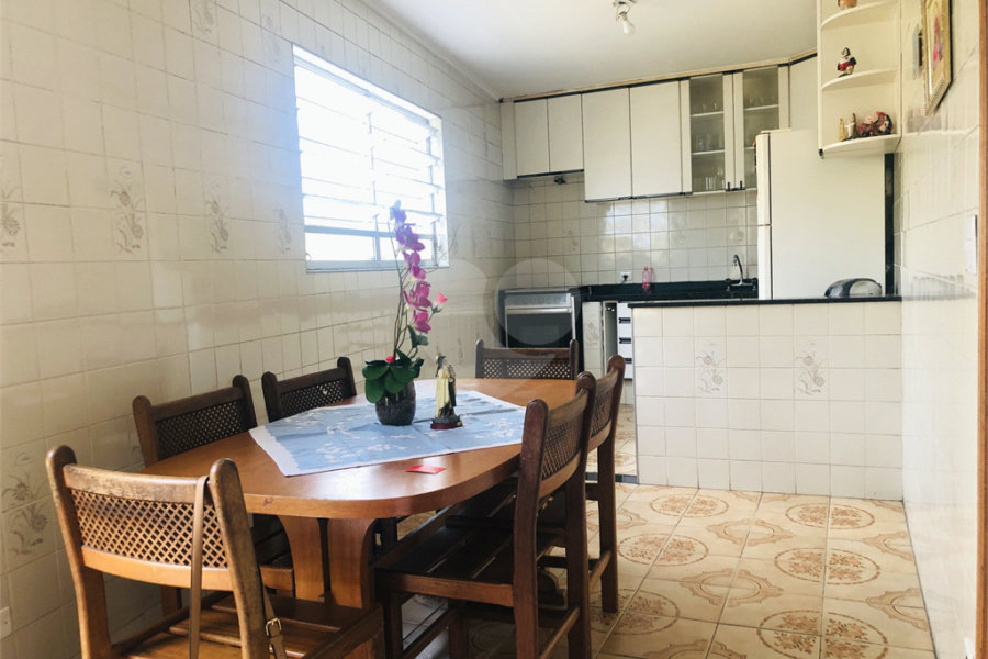 Sobrado à venda com 3 quartos, sendo 1 suíte, em Vila Romero, São Paulo, SP