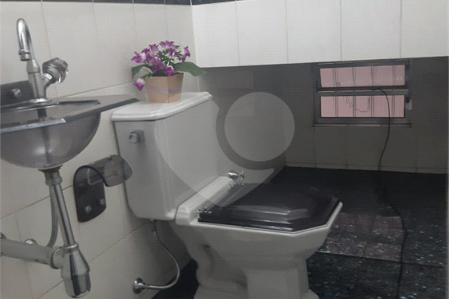 Sobrado à venda com 5 quartos, sendo 3 suítes, em Horto, São Paulo, SP