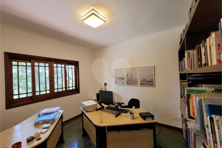 Casa à venda com 4 quartos, sendo 2 suítes, no condomínio Alpes da Cantareira, Mairiporã - SP