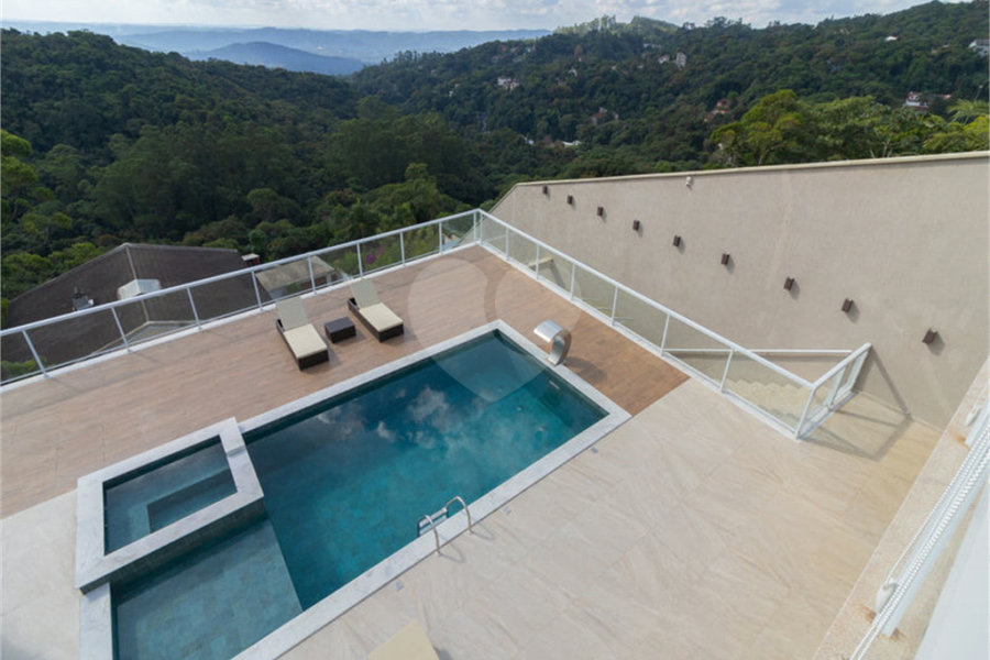 Casa à venda com 3 suítes no condomínio Parque Imperial da Cantareira, Mairiporã - SP