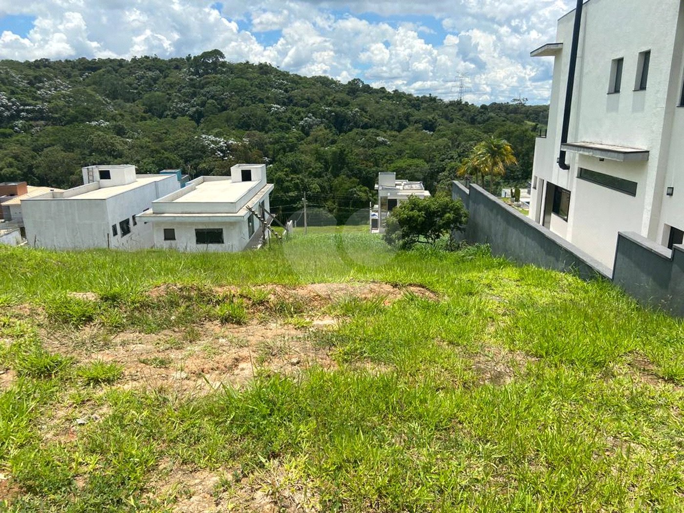 Terreno à venda no condomínio Brisa 1, Mogi das Cruzes - SP