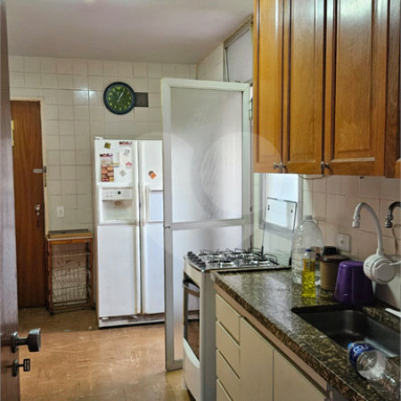 Apartamento à venda com 3 quartos, sendo 1 suíte, em Cerqueira César, São Paulo, SP