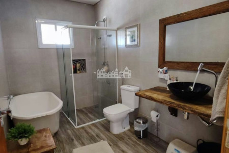 Casa à venda com 6 suítes no condomínio Portal Ouro Verde, Atibaia - SP