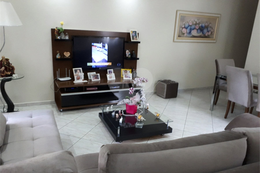 Casa à venda ou para alugar com 3 quartos, sendo 1 suíte, em Horto, São Paulo, SP