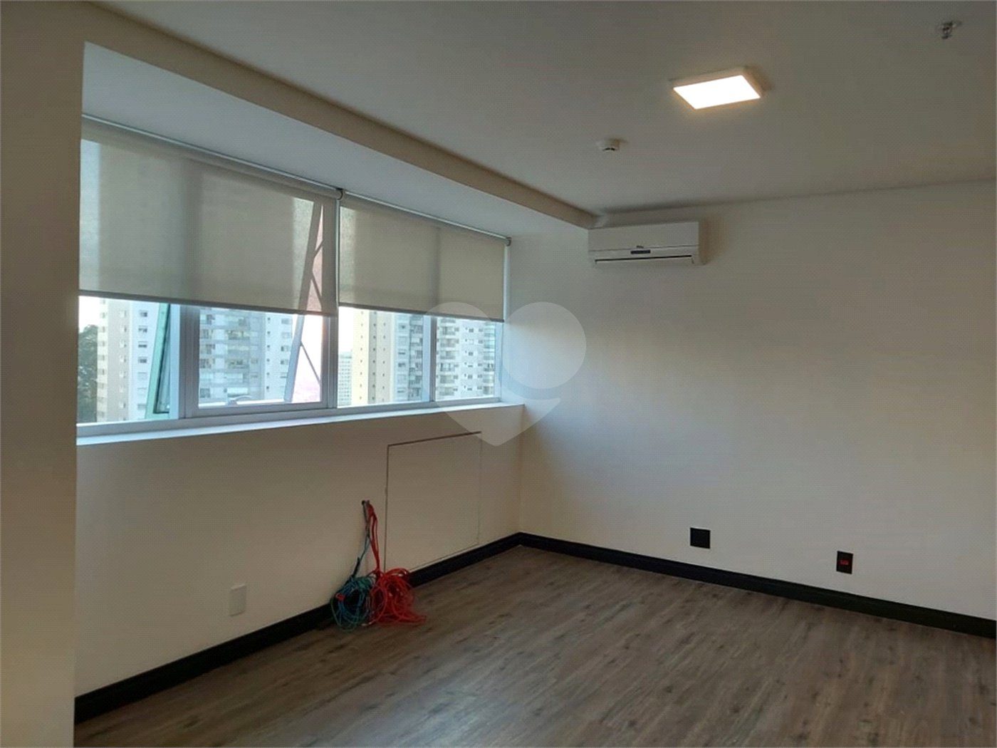 Sala à venda em Jardim Caboré, São Paulo, SP