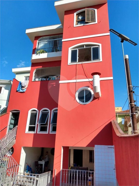 Sobrado à venda com 4 quartos, sendo 3 suítes, em Vila Gustavo, São Paulo, SP