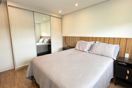 Apartamento à venda com 3 quartos, sendo 1 suíte, em Santo Amaro, São Paulo, SP