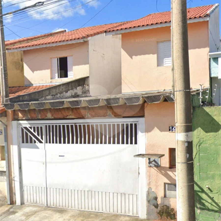 Sobrado à venda com 3 quartos, sendo 2 suítes, em Jardim São Pedro, Mogi das Cruzes, SP