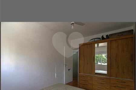 Apartamento à venda com 3 quartos, sendo 1 suíte,  em Aclimação, São Paulo, SP