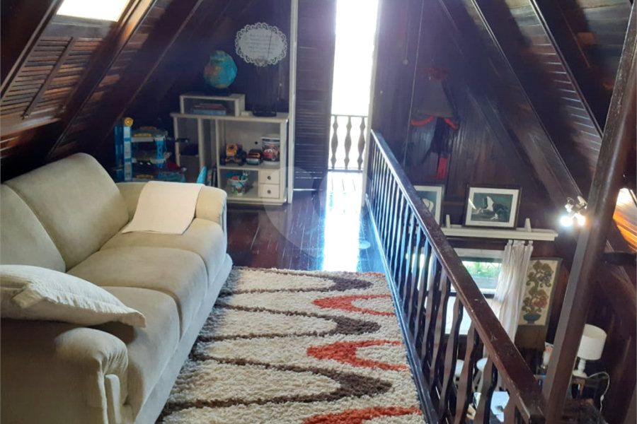Sobrado à venda com 3 quartos, sendo 1 suíte, em Samambaia, Mairiporã, SP