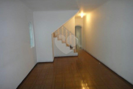 Sobrado à venda com 3 quartos, sendo 1 suíte, em Vila Gustavo, São Paulo, SP