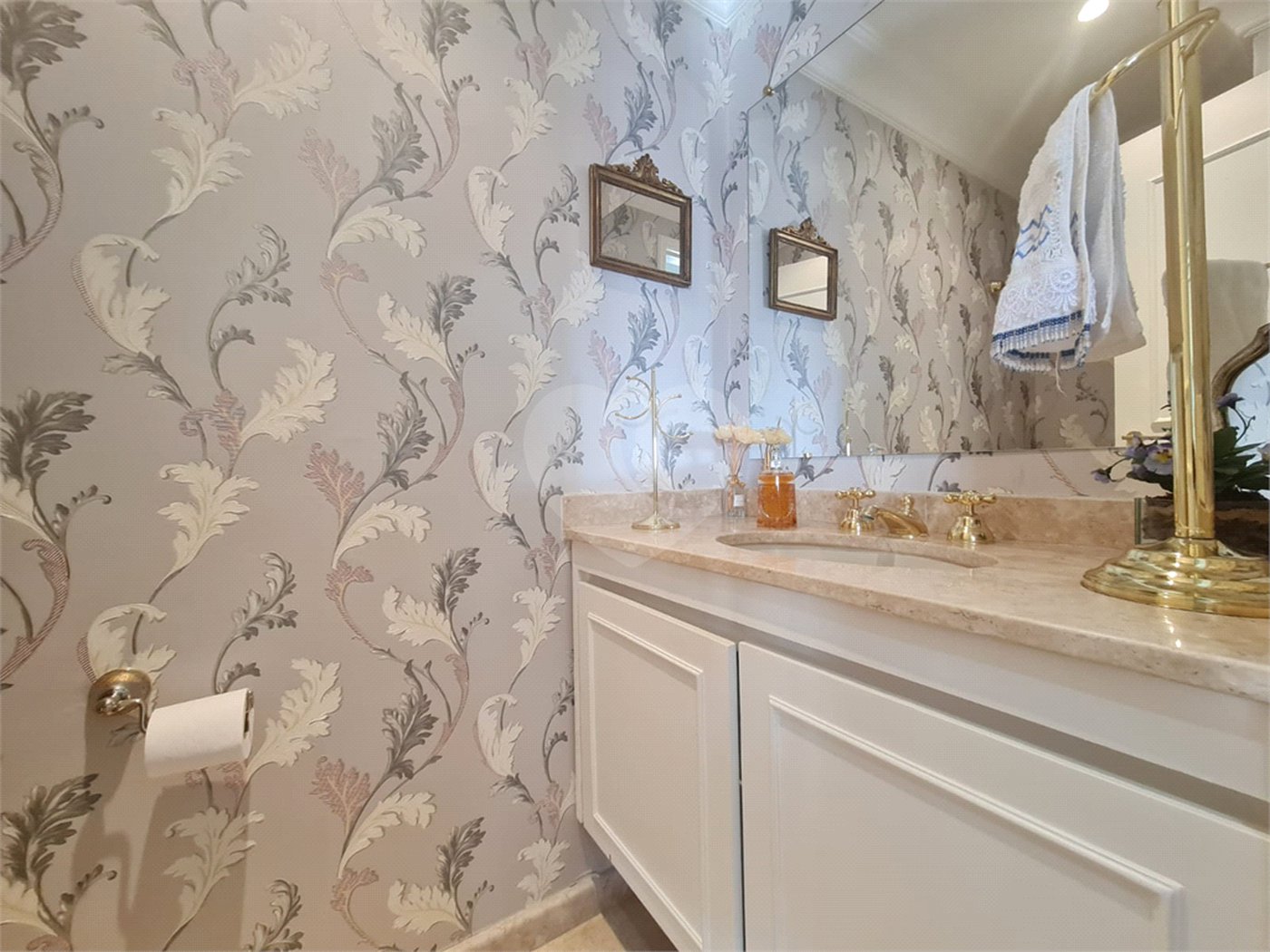 Apartamento à venda com 3 quartos, sendo 2 suítes, em Alto da Boa Vista, São Paulo, SP