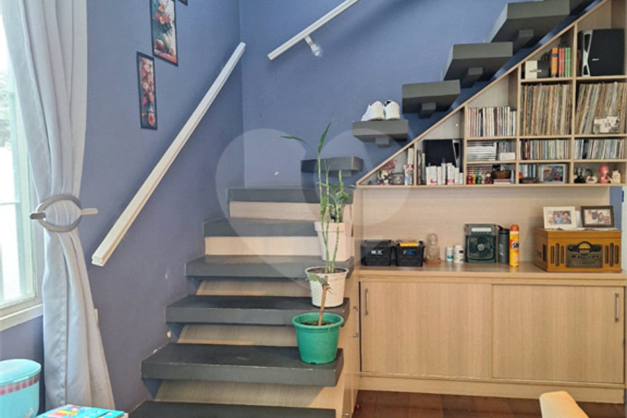 Sobrado à venda com 3 quartos, sendo 1 suíte, em Vila Irmãos Arnoni, São Paulo, SP