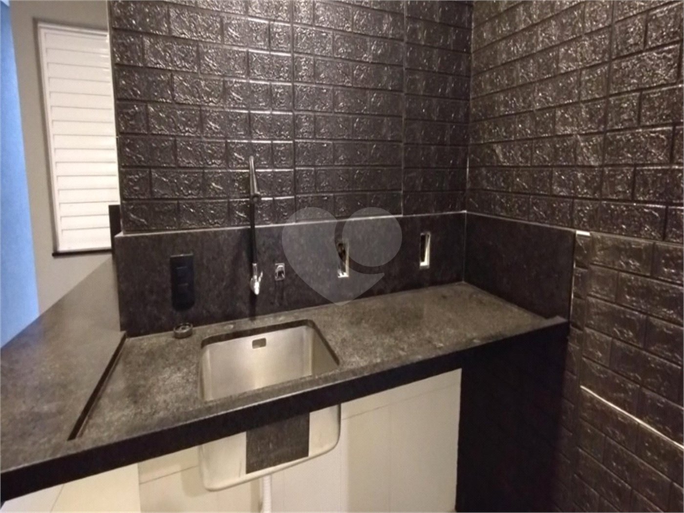 Casa à venda com 3 quartos, sendo 1 suíte, no condomínio Rio das Pedras, Salto - SP