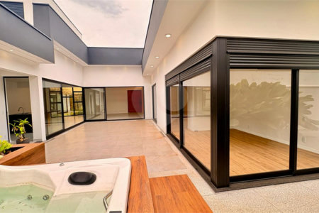 Casa à venda com 3 suítes no condomínio Campos do Conde I e II, Sorocaba - SP