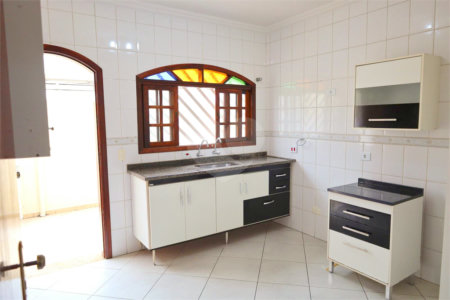 Sobrado à venda com 3 suítes em Vila Marari, São Paulo, SP