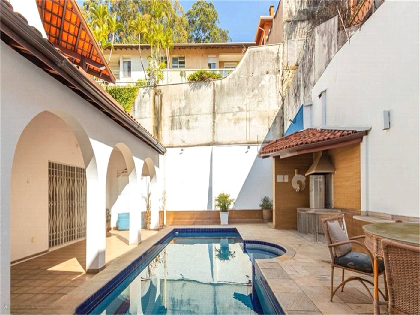 Casa à venda com 4 quartos, sendo 2 suítes, em Vila Morumbi, São Paulo, SP