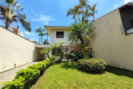 Casa para alugar com 4 quartos, sendo 2 suítes, no condomínio Comendador Elias Zarzur, São Paulo - SP