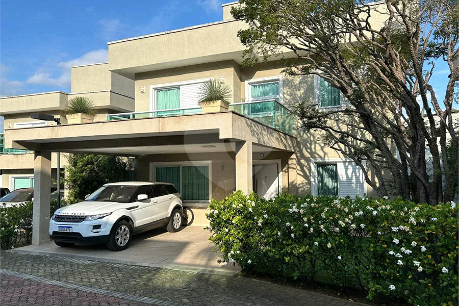 Casa à venda com 4 suítes no condomínio Residencial Jabuticabeiras, São Paulo - SP