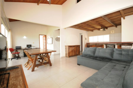 Hotel à venda com 12 quartos, sendo 13 suítes,  em Alto de Búzios, Armação dos Búzios, RJ