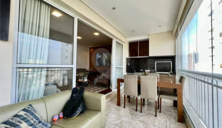 Apartamento à venda com 3 quartos, sendo 1 suíte,  em Jardim Caravelas, São Paulo, SP