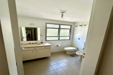 Apartamento à venda com 3 quartos, sendo 1 suíte, em Itaim Bibi, São Paulo, SP
