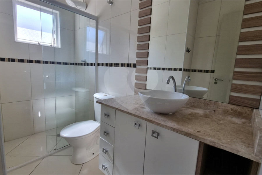 Casa à venda com 3 quartos, sendo 1 suíte,  no condomínio Rafaela I, São Paulo - SP