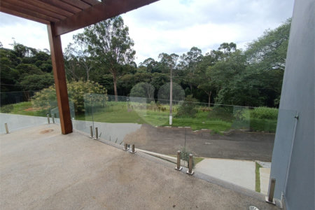 Casa à venda com 3 suítes no condomínio Altos de São Roque, São Roque - SP