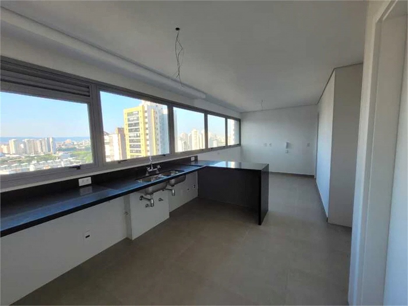 Apartamento à venda com 3 suítes em Água Branca, São Paulo, SP