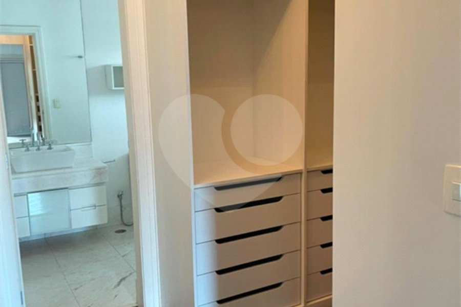 Casa à venda com 3 suítes no condomínio Quinta de Santo Antônio, São Paulo - SP