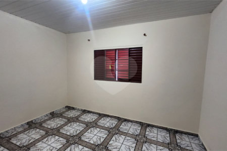 Casa à venda com 4 quartos, sendo 1 suíte, em Jardim Roberto Selmi Dei, Araraquara, SP