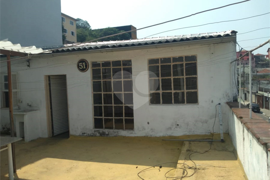 Sobrado à venda com 3 quartos em Vila Nivi, São Paulo, SP