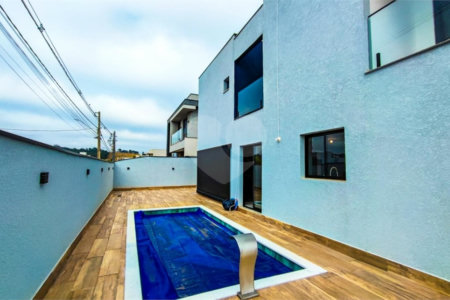 Casa à venda com 4 suítes no condomínio Residencial Vila Real, Bragança Paulista - SP